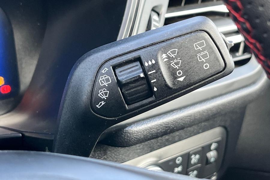 Ford Kuga Photo autoimg-fd724762a184319848ce3766ef4513a0b7397385.jpg