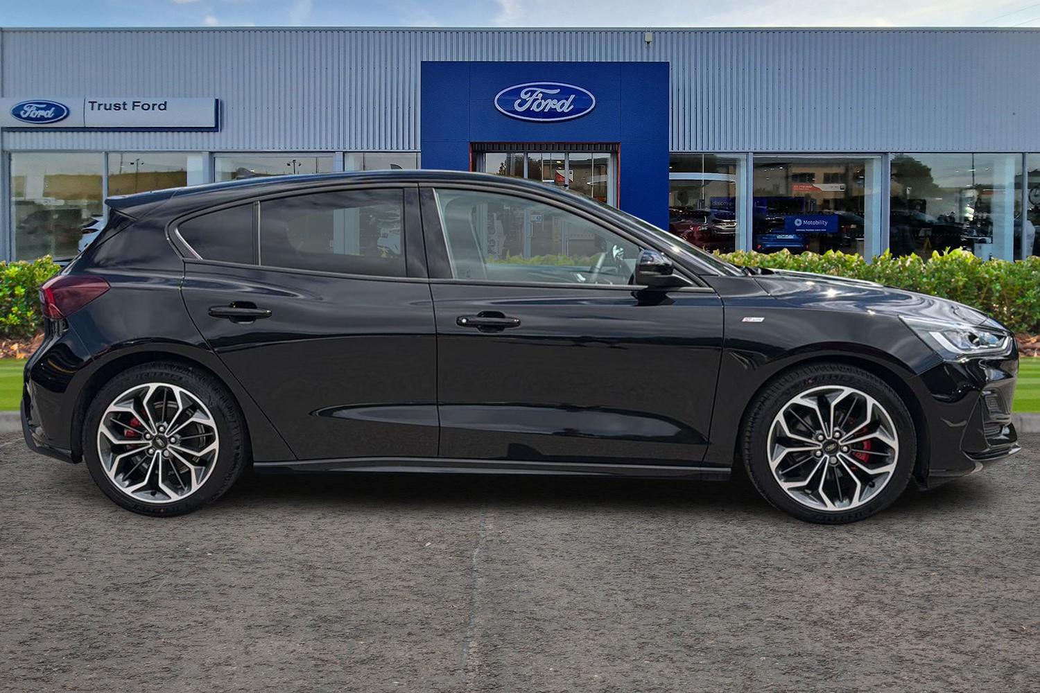 Ford FOCUS Photo 2