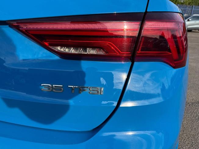 AUDI Q3 Photo 18
