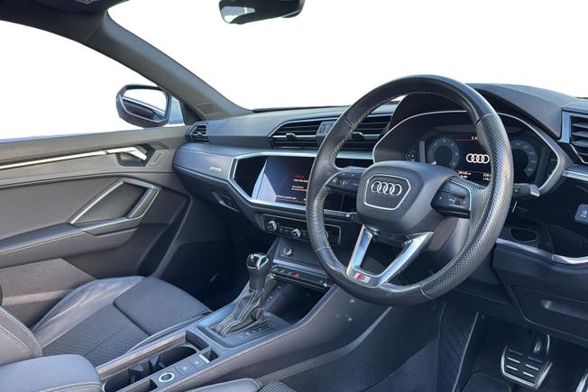 AUDI Q3 Photo 6