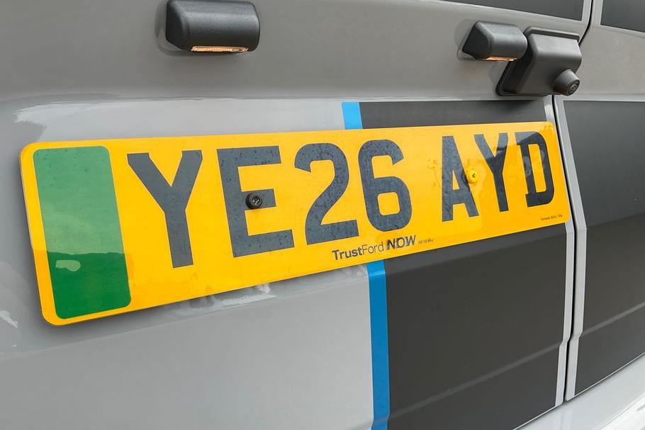 Used Ford TRANSIT CUSTOM YE26AYD 16