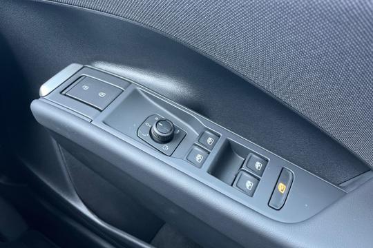 Volkswagen T-roc Photo autoimg-fd76a2dd0f37a2ef7a86b28608b9b1e5dc2aa1e4.jpg