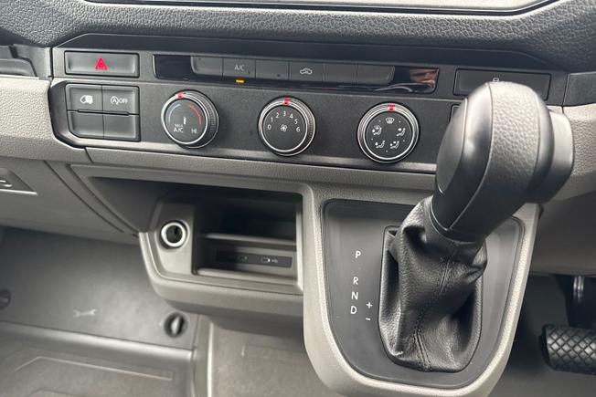 VOLKSWAGEN Crafter Photo 23