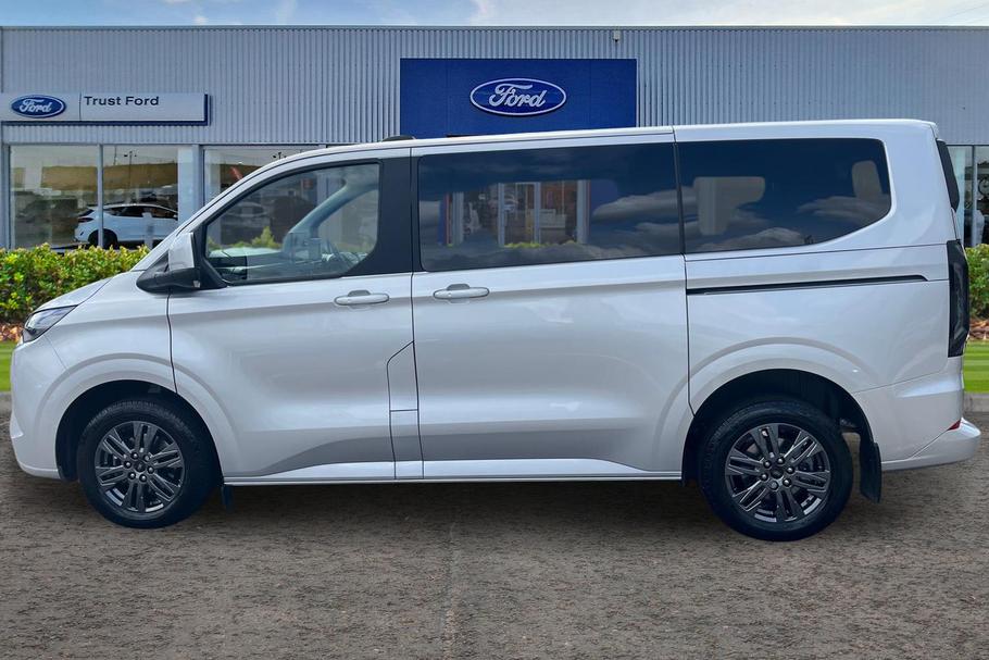 Used Ford TOURNEO CUSTOM WN26TXA 5