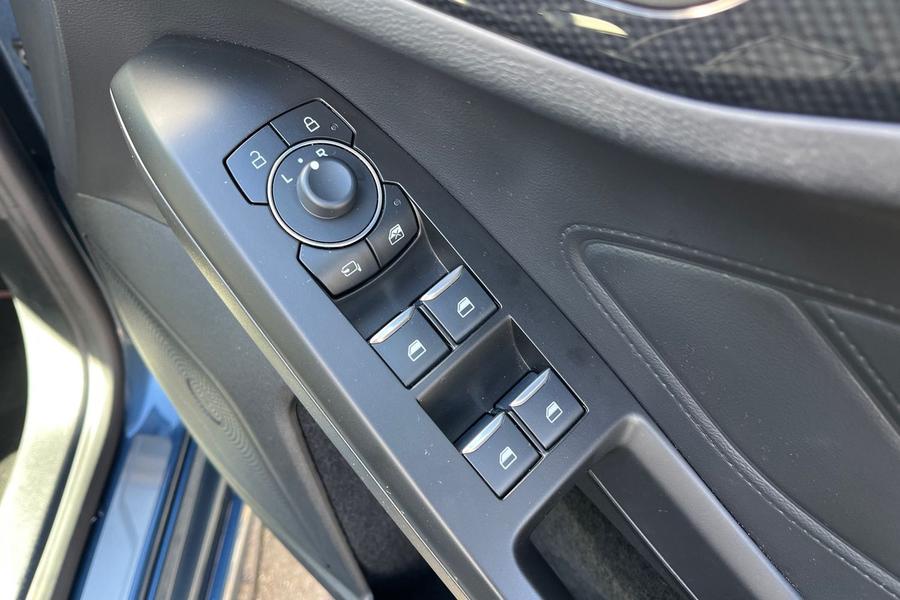 Ford Focus Photo autoimg-fd78af897caf85ec02064d5be143cb7430fb4448.jpg