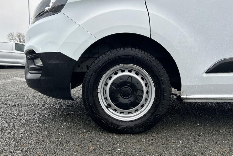 Used Ford TRANSIT CUSTOM YT19CSR 24