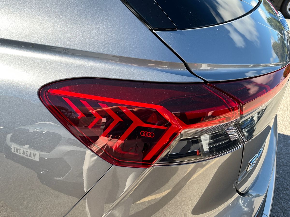 Audi Q4 e-tron Photo 24