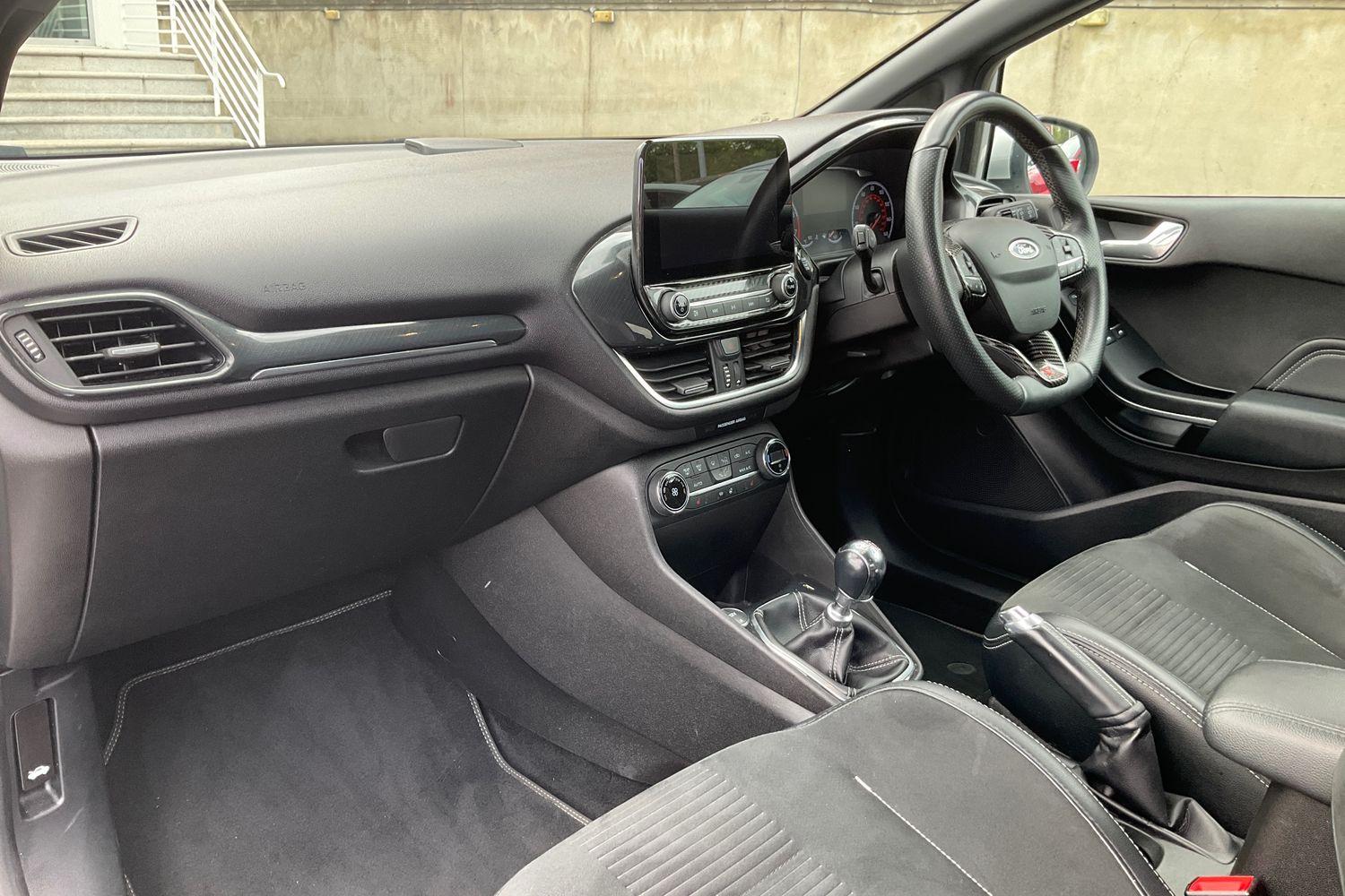 Ford Fiesta Photo 17