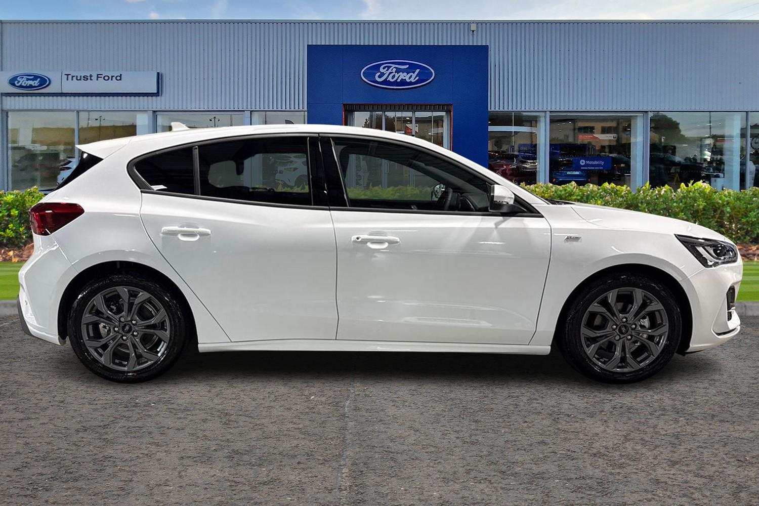 Ford Focus Photo 2