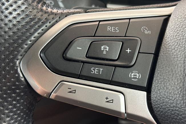 VOLKSWAGEN T-Cross Photo 16