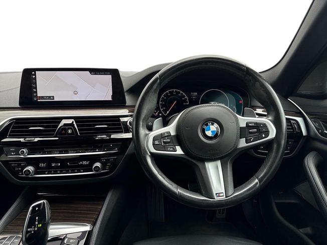 BMW 5 Series Photo 11