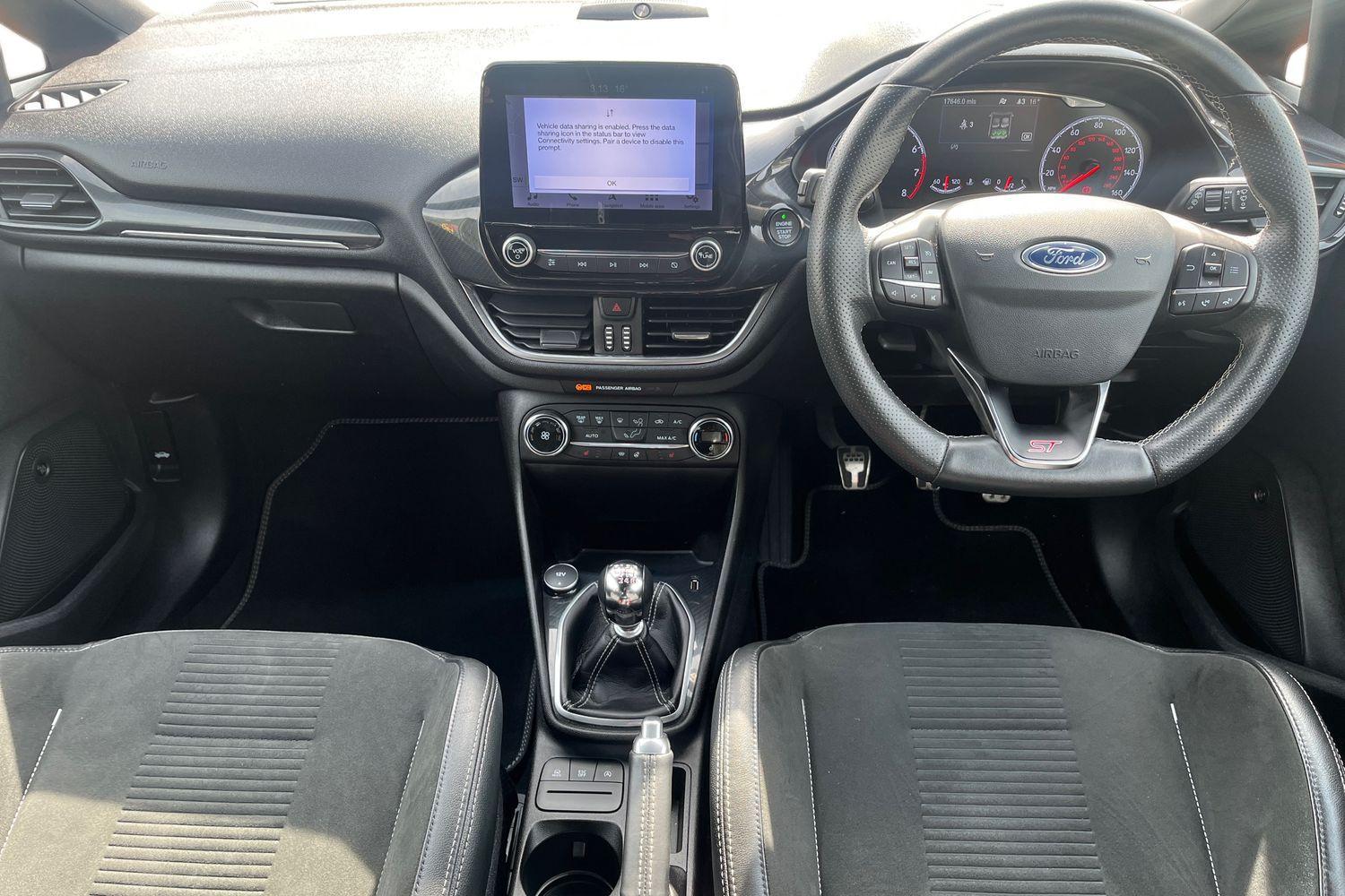 Ford FIESTA Photo 9