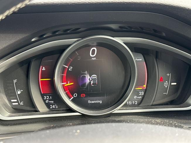 VOLVO V40 Photo 15
