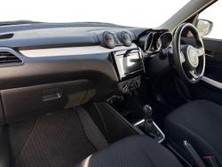 SUZUKI Swift Photo 2