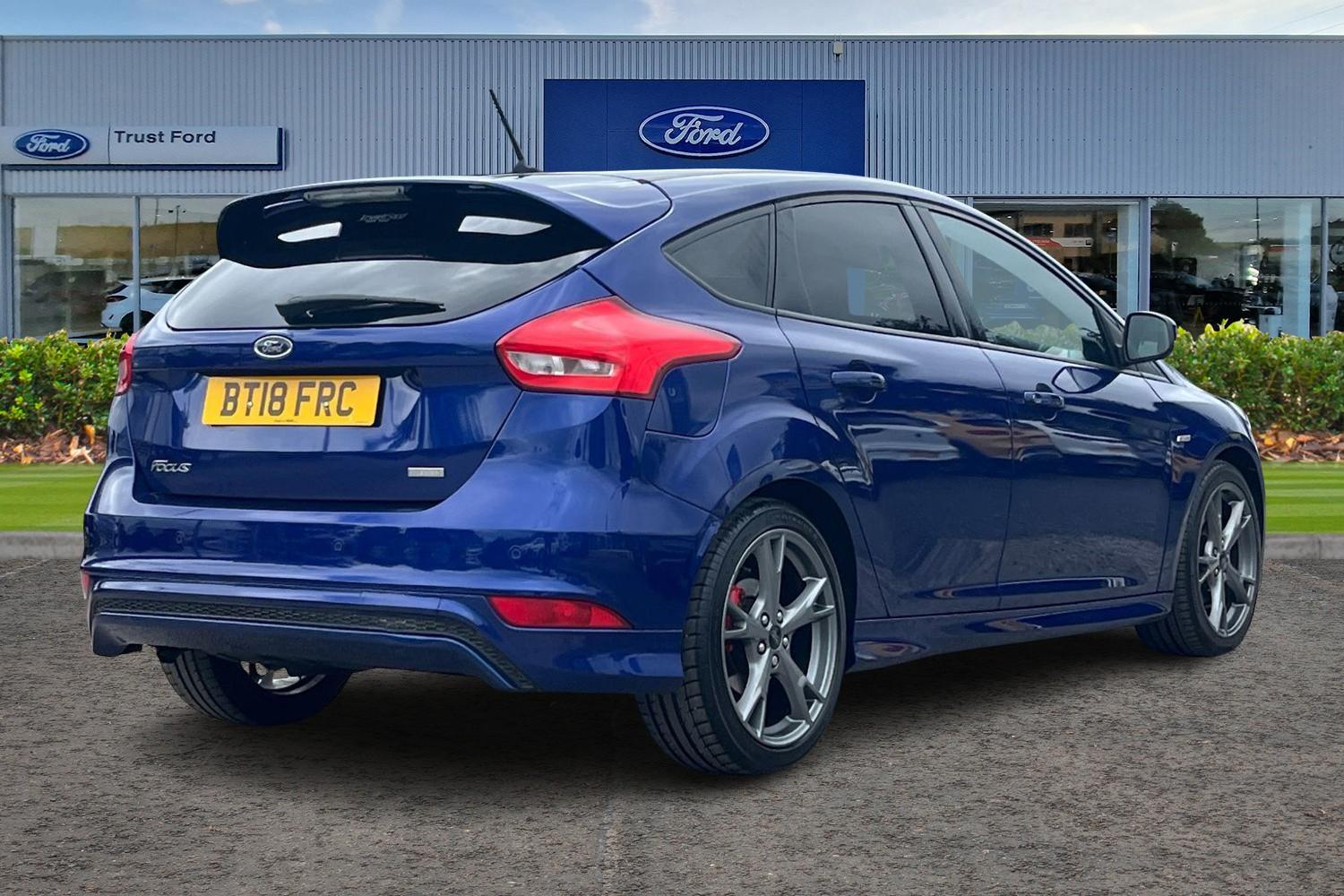 Ford Focus Photo 3