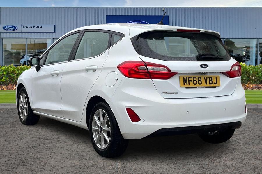 Ford FIESTA Photo autoimg-fd8c9181b94c09ed354cf97eac2403ff71325452.jpg
