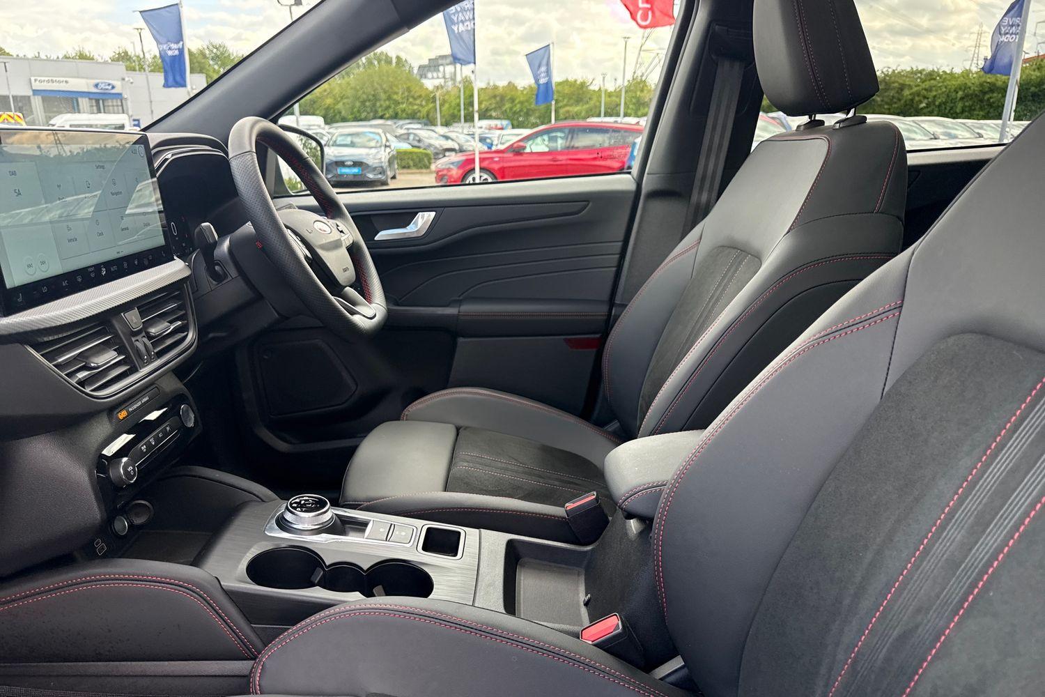 Ford KUGA Photo 18