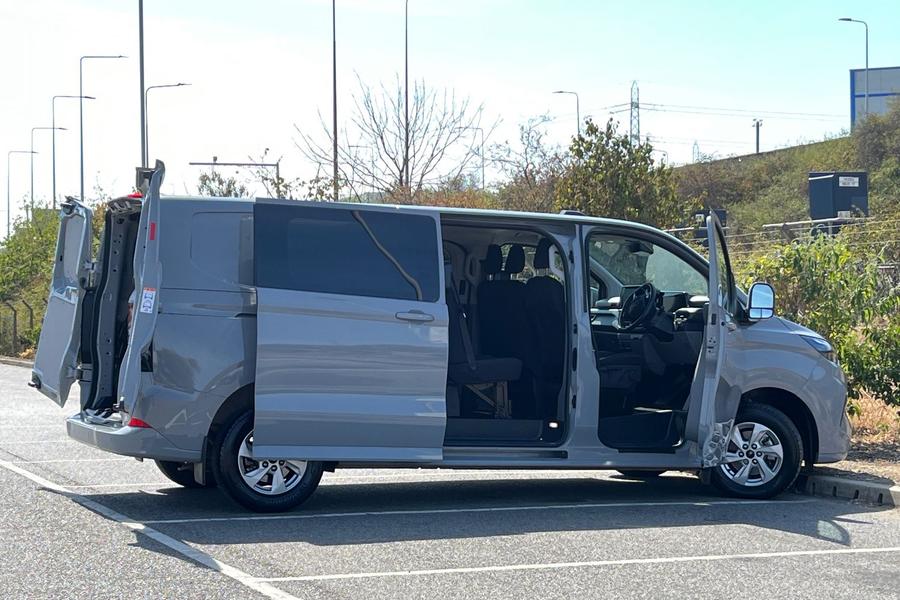 Ford TRANSIT CUSTOM Photo autoimg-fd91f23da0752e3b58d77256d79d23d2d750e581.jpg