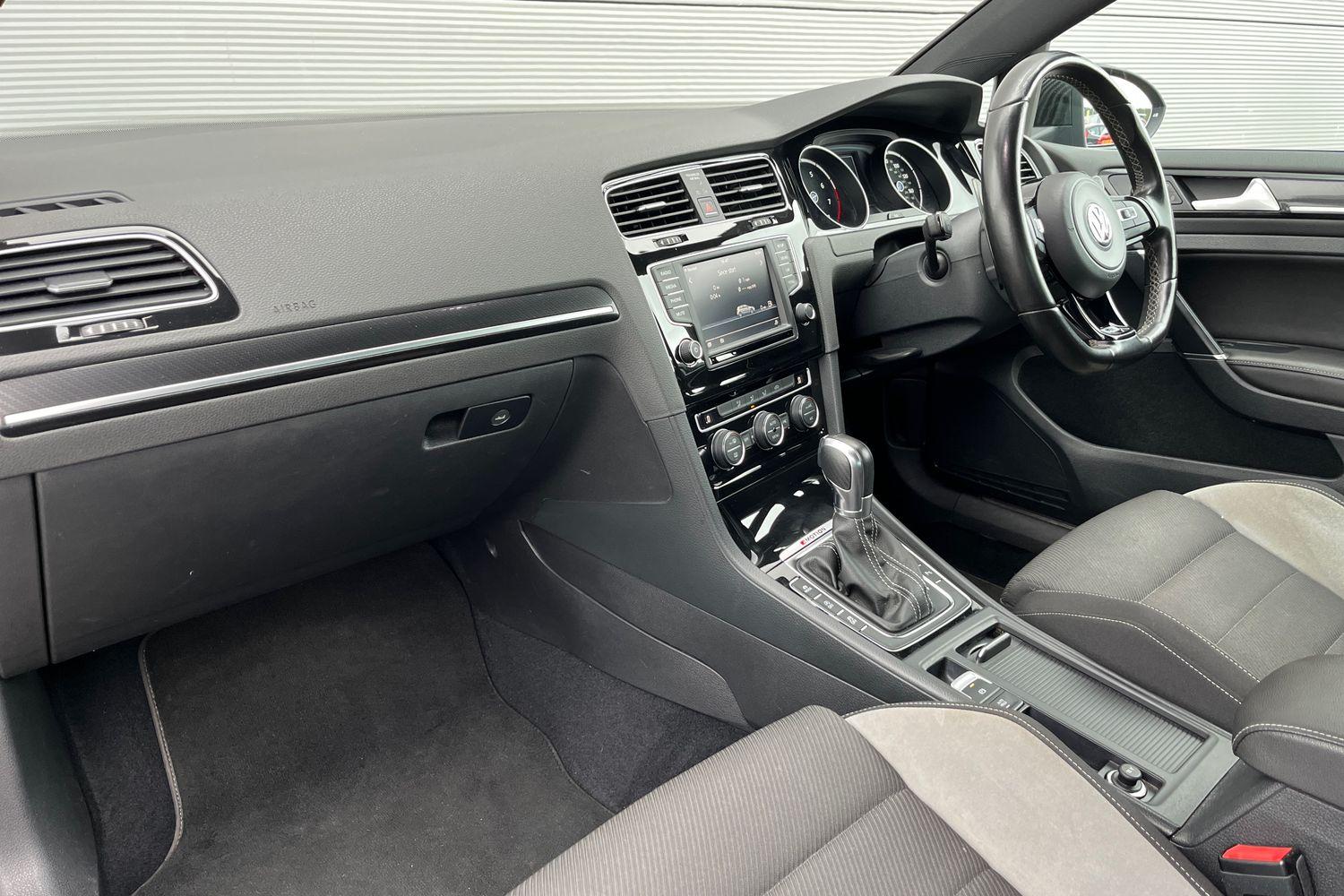 Volkswagen GOLF Photo 17