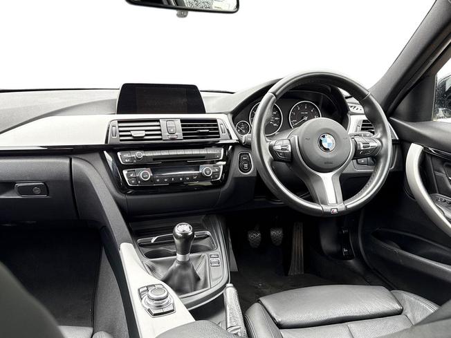 BMW 3 Series Photo 11
