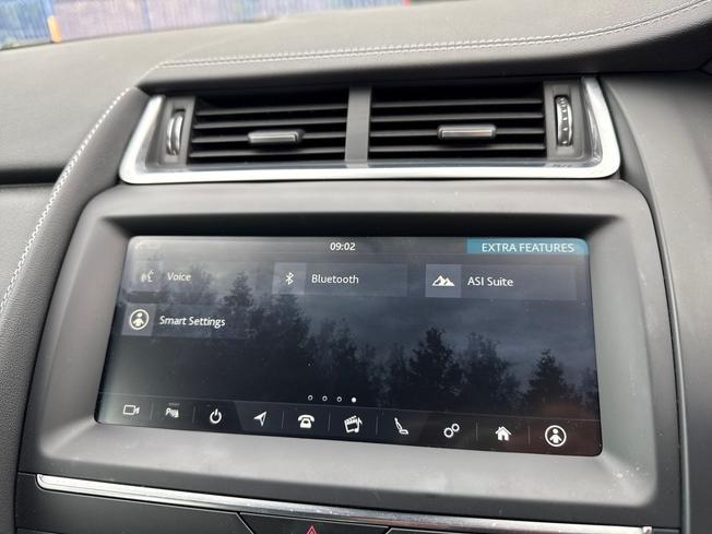 JAGUAR E-Pace Photo 35