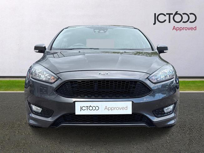 FORD Focus Photo 8