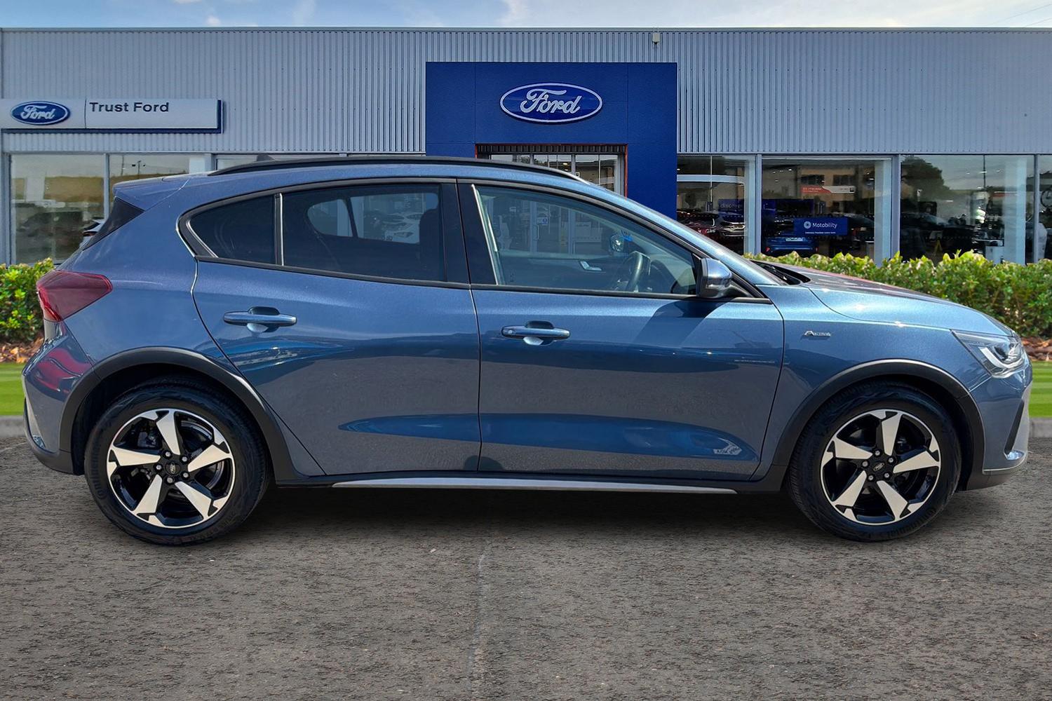 Ford FOCUS Photo 2
