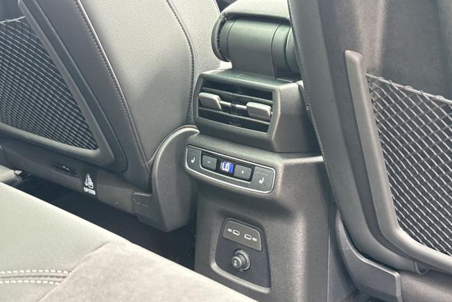 AUDI Q4 e-tron Photo 28