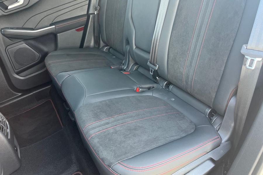 Ford KUGA Photo autoimg-fdb0a4e796989ab27775c761ec4f7bf55e34c57e.jpg