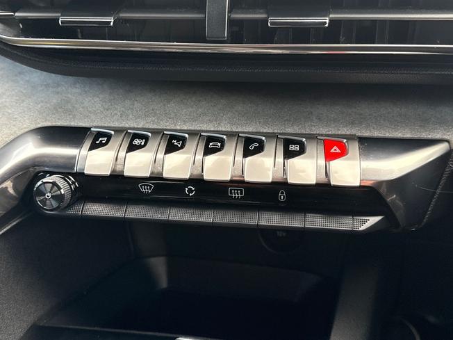 PEUGEOT 5008 Photo 52