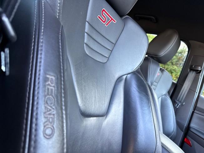 FORD Focus Photo 26