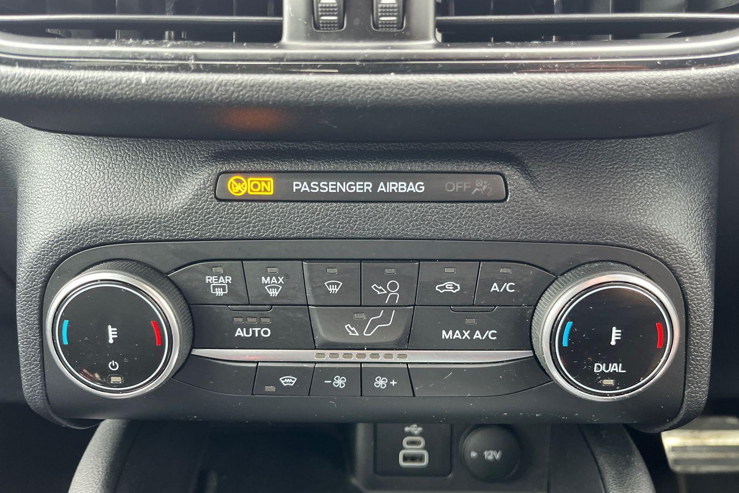 Ford KUGA Photo 33