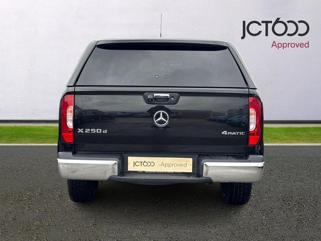 MERCEDES-BENZ X Class Photo 7