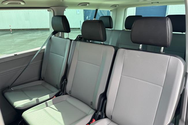 Volkswagen Transporter Shuttle Photo 9