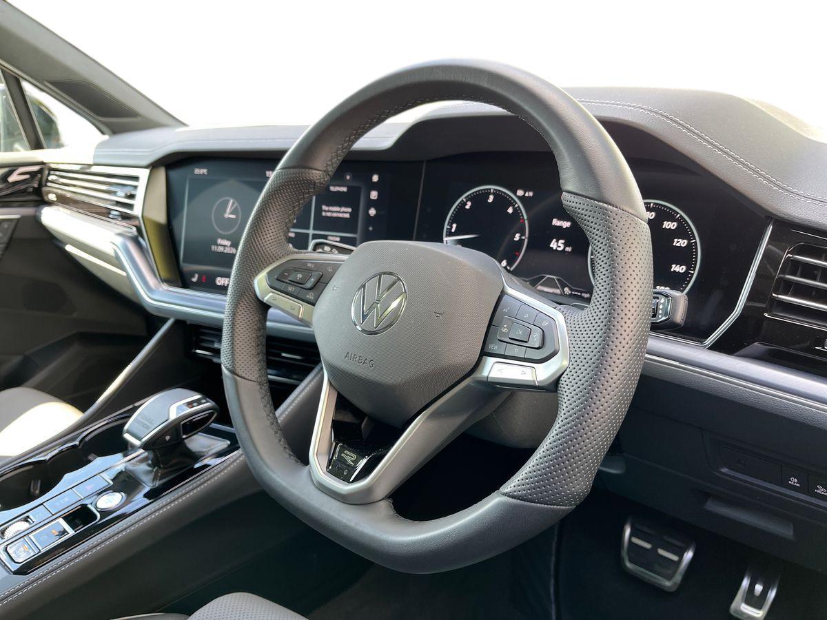 Volkswagen Touareg Photo autoimg-fdbd2f2c5d5236faf0f1fb20102f64e8c55b5bdf.jpg