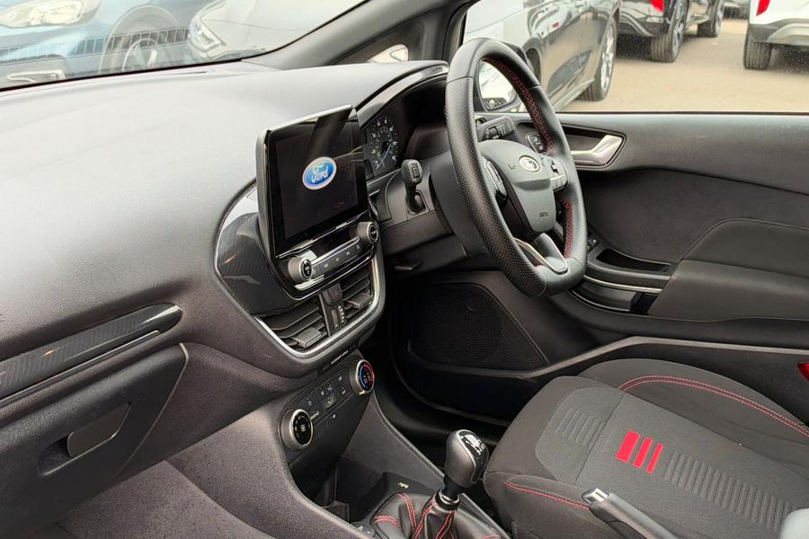 Ford FIESTA Photo autoimg-fdbe5a6cc28c75de22bc6d446125570ff8e47b5a.jpg