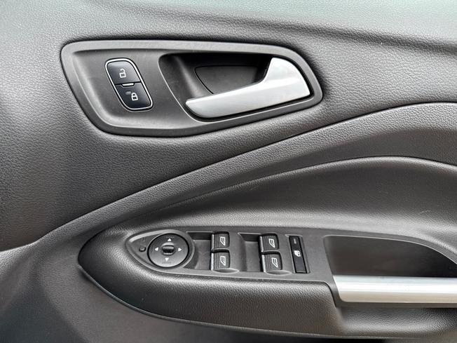 FORD Kuga Photo 28