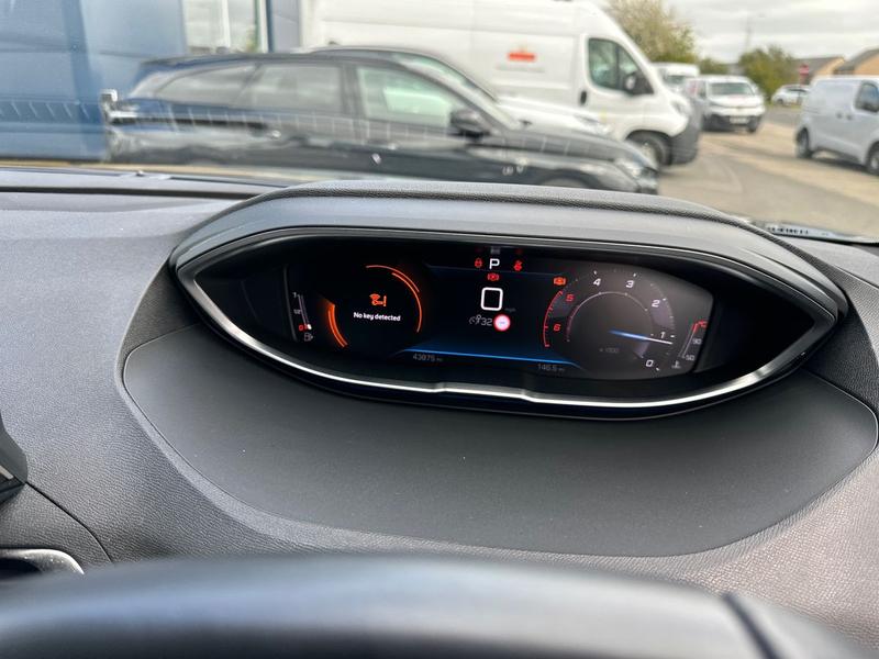 Used Peugeot 3008 NU23WHD 14