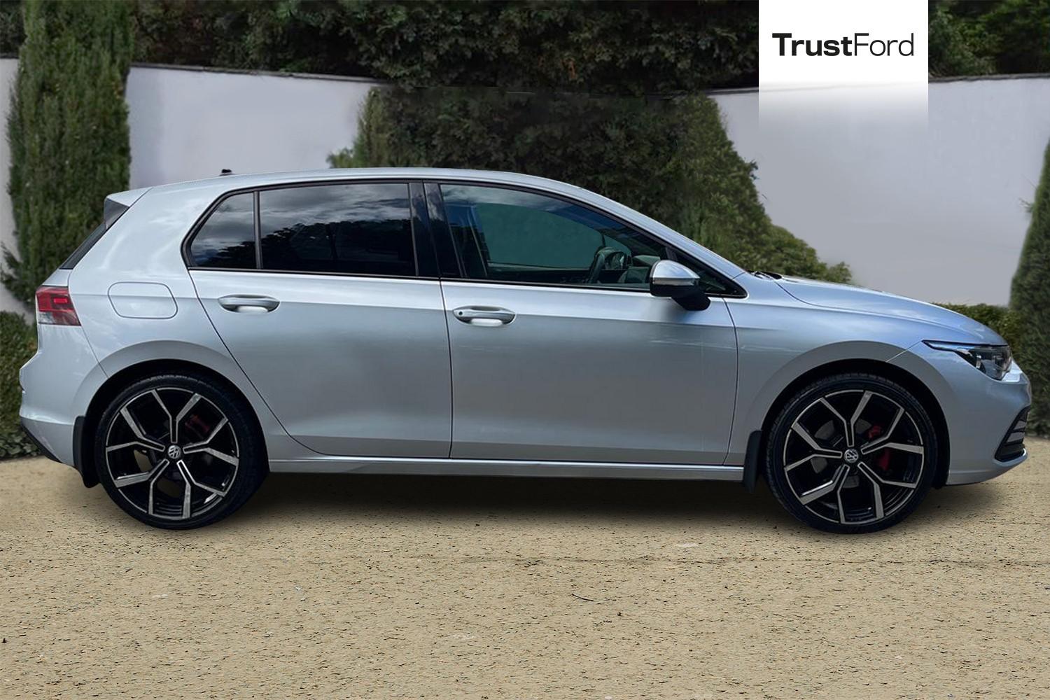 Volkswagen GOLF Photo 2