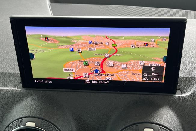 AUDI SQ2 Photo 14