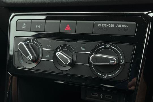Volkswagen T-cross Photo autoimg-fdc76336df22d2c15dfaa7372ee0de0dcef3d415.jpg