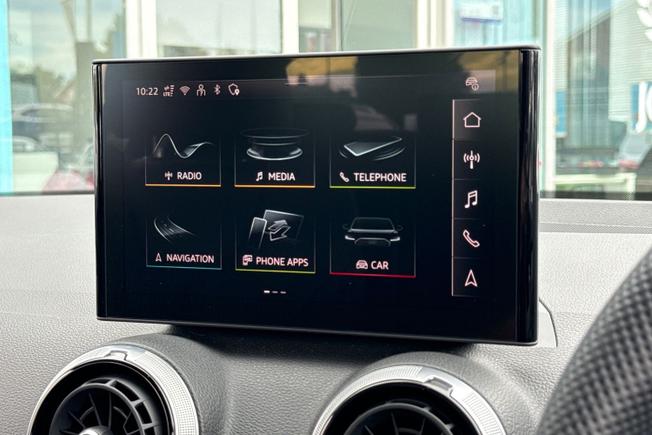 Audi Q2 Photo 13