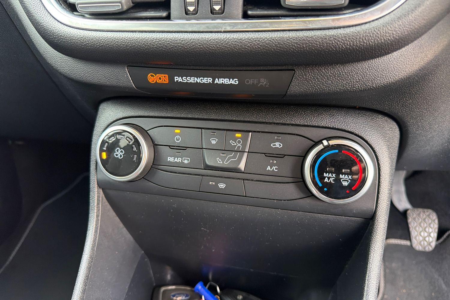 Ford FIESTA Photo 26