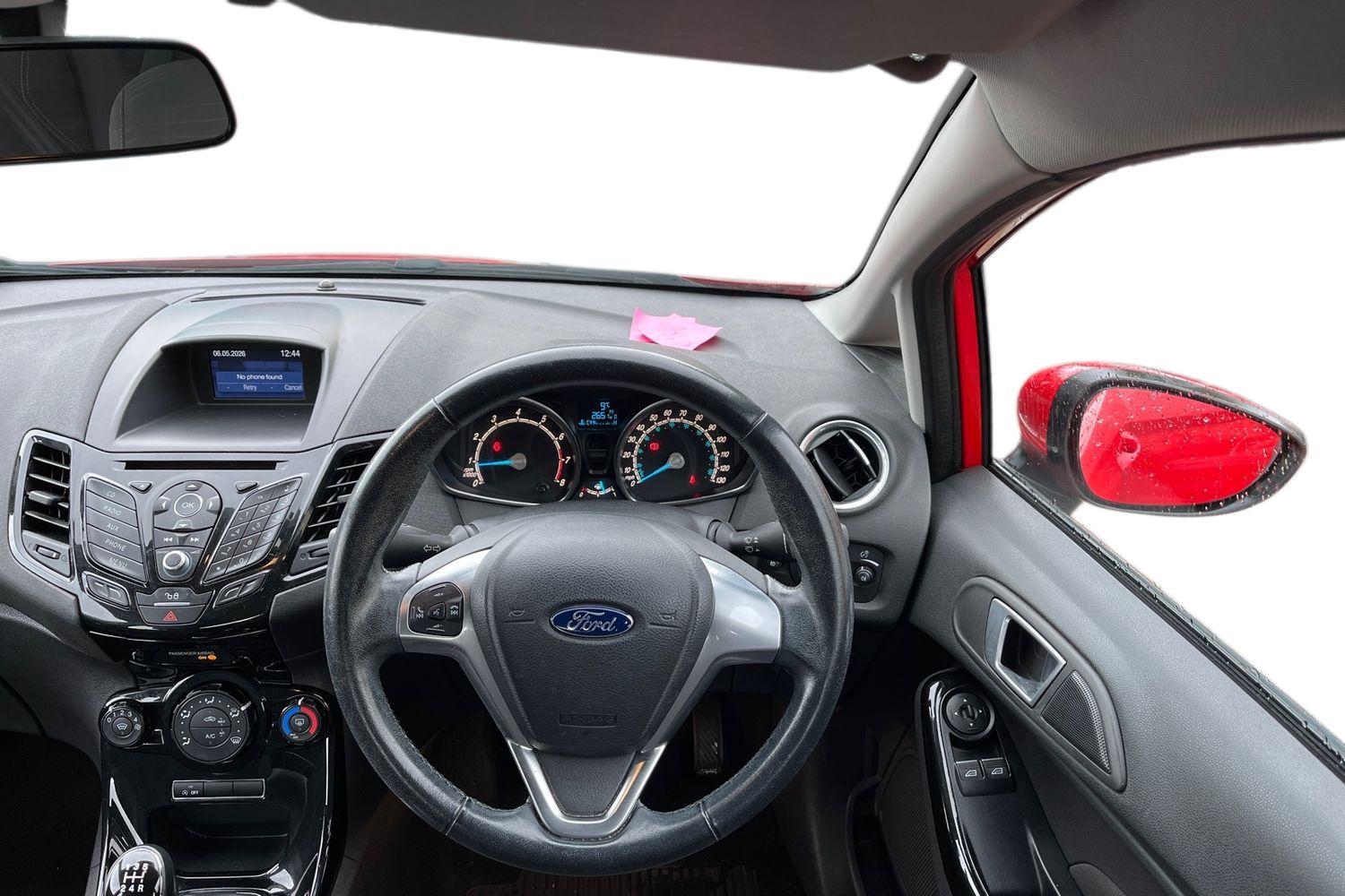 Ford FIESTA Photo 10