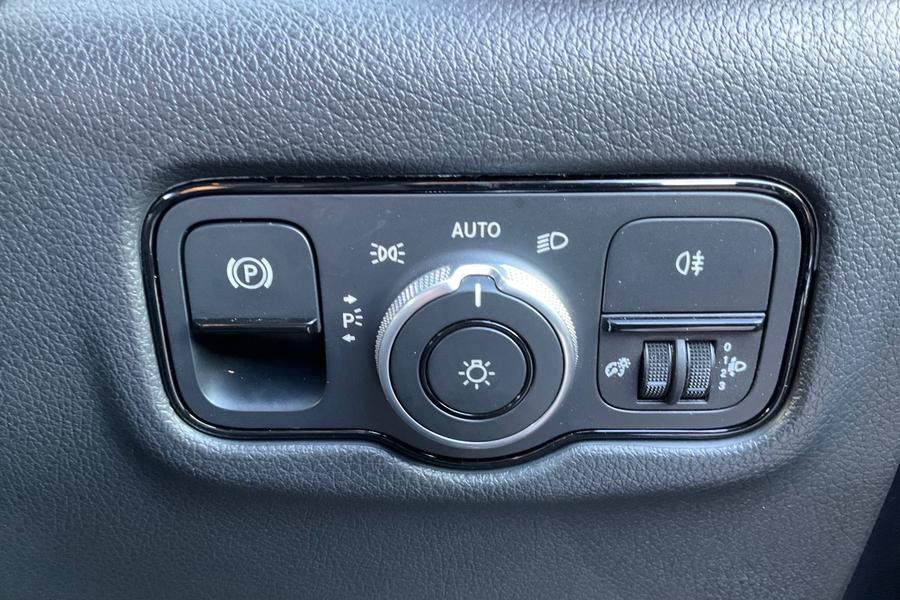 Mercedes-Benz VITO Photo autoimg-fdcdbdf37769cd77b50970f19109de670c7610b2.jpg
