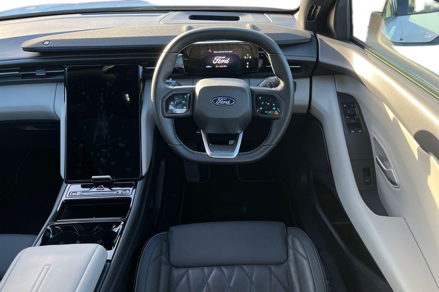 Ford Explorer Photo 10