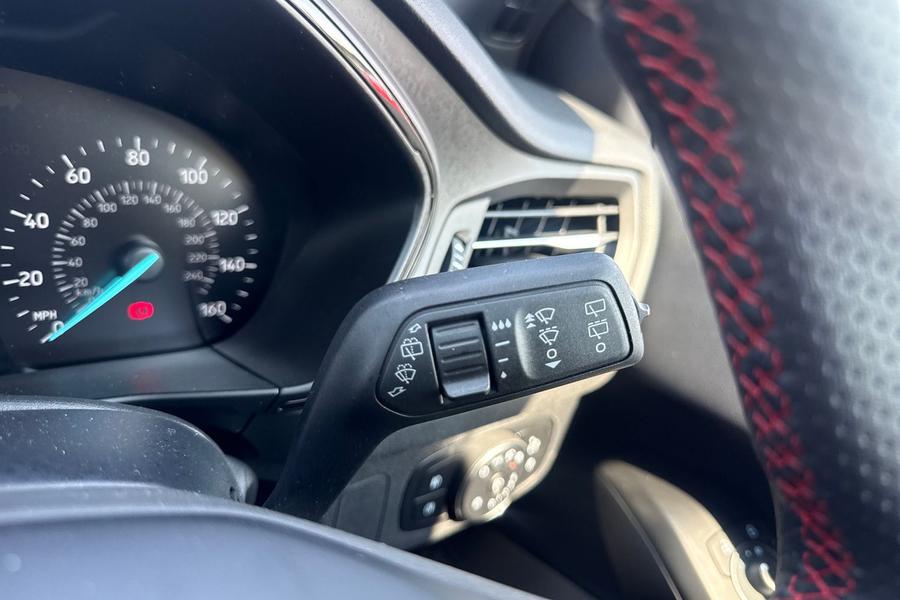 Ford FOCUS Photo autoimg-fdd15ebe9bf5ad01c920070e3eef8825a253515b.jpg