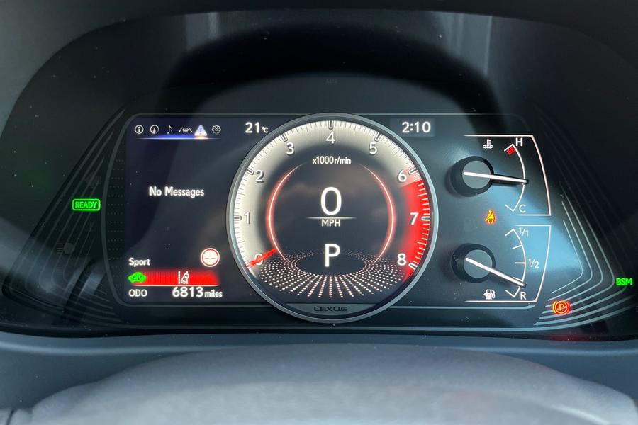 Lexus UX Photo autoimg-fdd2ed74677194b3d052de8166d3f6a3ba3f9f5a.jpg