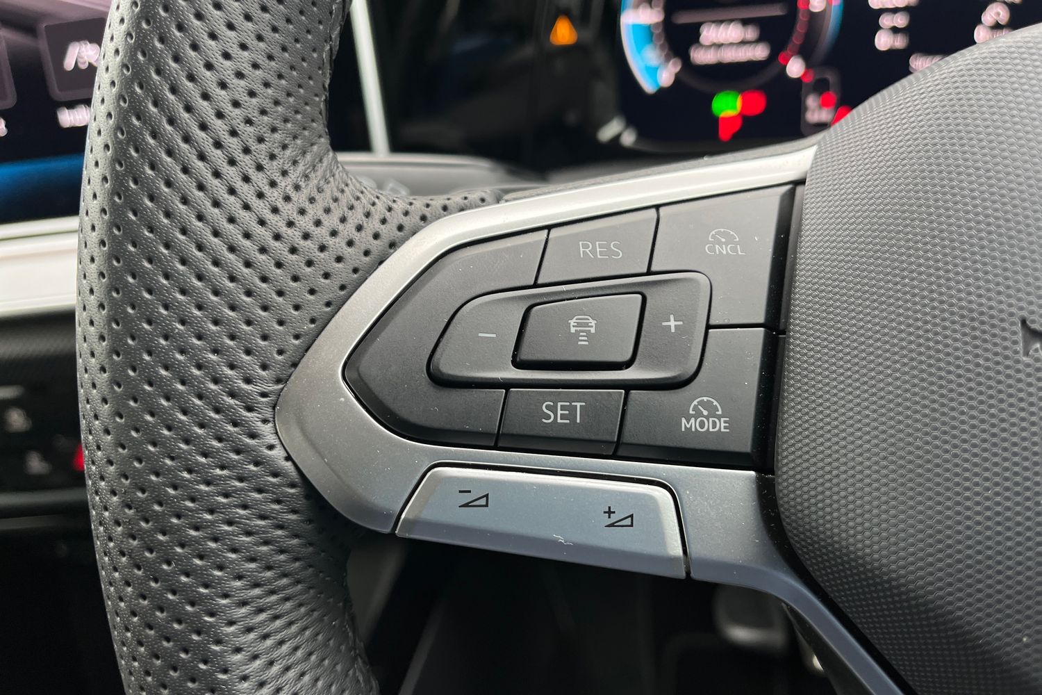 Volkswagen Golf Photo 23