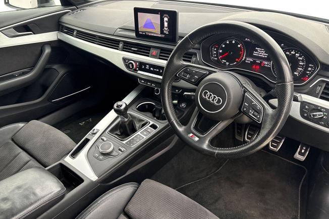 AUDI A4 Photo 7